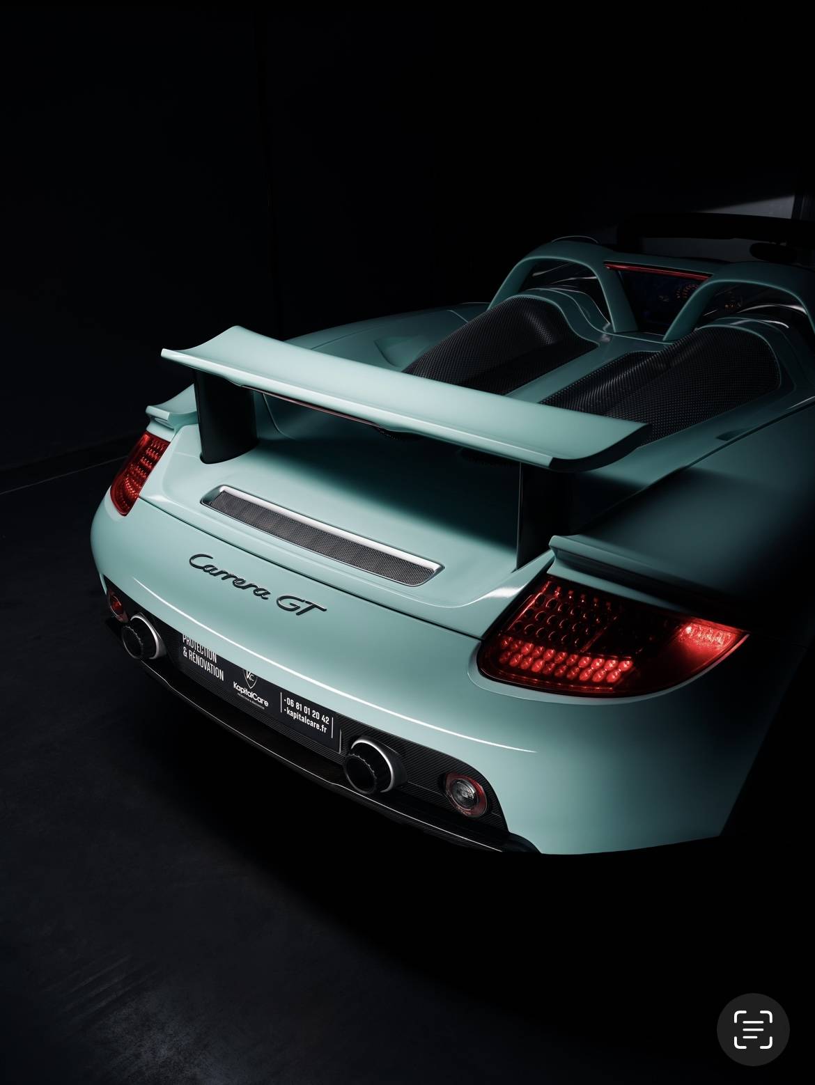Pose d'un covering sur cette Porsche Carrera GT