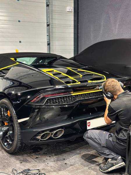 Polissage expert sur une Lamborghini Huracan à Lyon