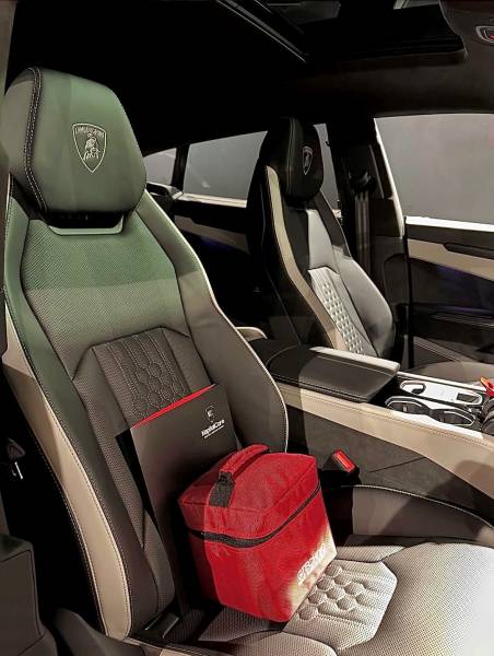 Nettoyage intérieur cuir Lamborghini Urus à Lyon