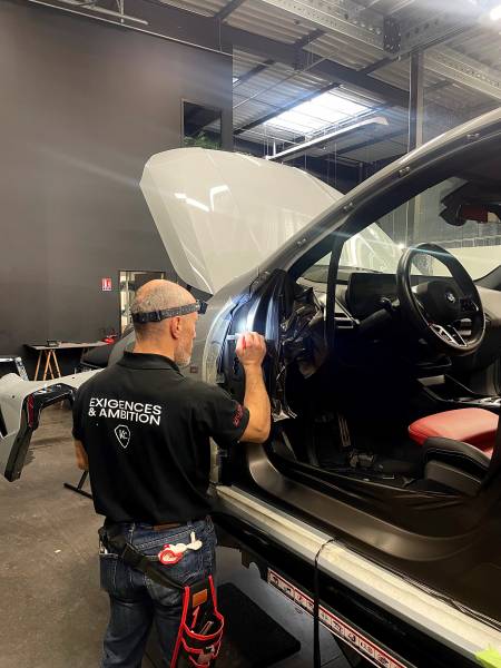 Donnez une nouvelle vie à votre voiture avec un covering sur BMW à Villefranche-sur-Saône. Finitions haut de gamme, protection durable et design unique. Sublimez chaque détail grâce à des spécialistes du covering automobile. 