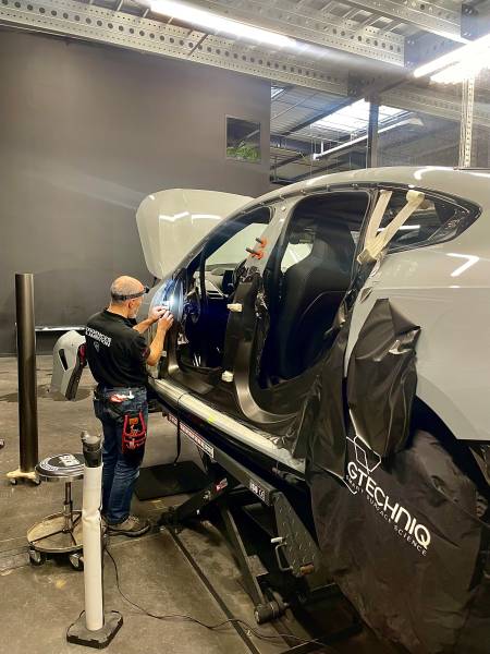 Protégez et personnalisez votre carrosserie avec un rendu d’exception signé par des experts du covering automobile sur mesure. Demandez votre projet de transformation dès aujourd’hui.