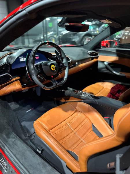 Trouver un professionnel pour rénover une Ferrari 296 GTS à genève 