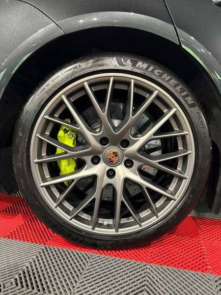 Rénovation des jantes d'une Porsche Panamera