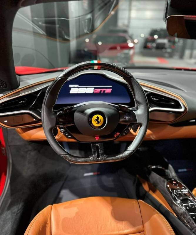 Rénover l'intérieur de sa Ferrari 296 GTS à Lyon 