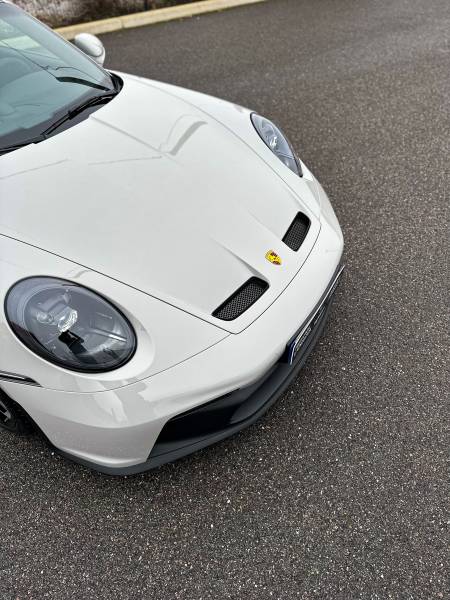 Remplacer les vitrages sur une Porsche 911 992 GT3