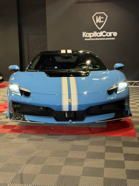 KapitalCare à Lyon applique le film XPEL intégral sur la Ferrari 296 Speciale A. Ultra-résistant, transparent et autolissant : une protection invisible pour cette hypercar d'exception. À découvrir dans le showroom Gauduel Sport à Limonest.