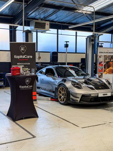 Partage et passion au Centre Porsche Lyon. Découvrez notre participation à la Chandeleur et nos services de rénovation et protection automobile haut de gamme.